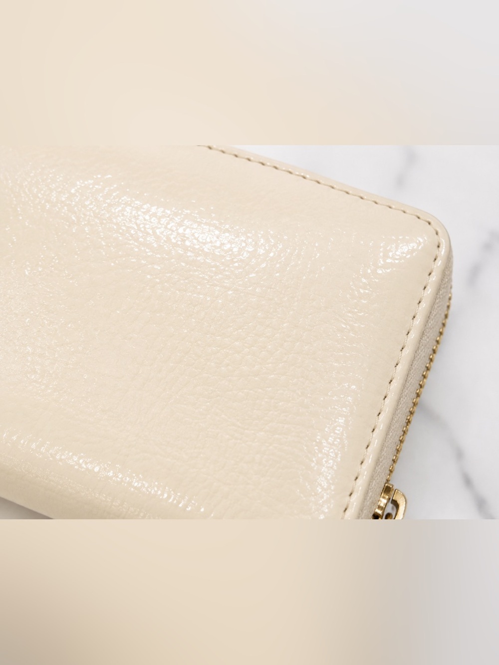 Cream Patent Leather Zip Around Wallet Wristlet Clutch Organizer Travel NWT - Picture 8 of 11